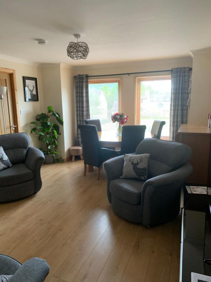 No 52 - Apartment With Lounge And Dining Area - No Kitchen Ullapool Luaran gambar